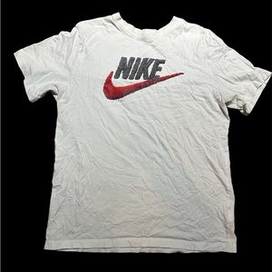 Men’s Nike Tee (Large)